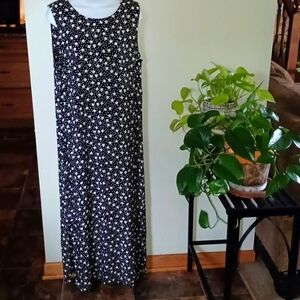 Casual Corner sleeveless maxi dress